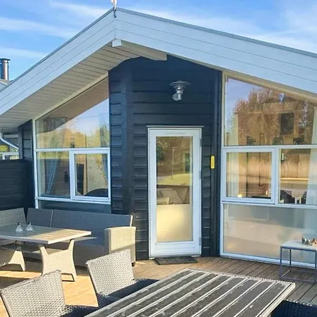 6 Person In Tranekaer-by Traum * Tranekær