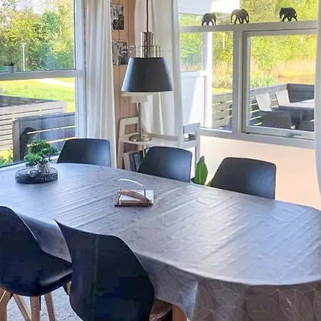 6 Person In Tranekaer-by Traum * Tranekær