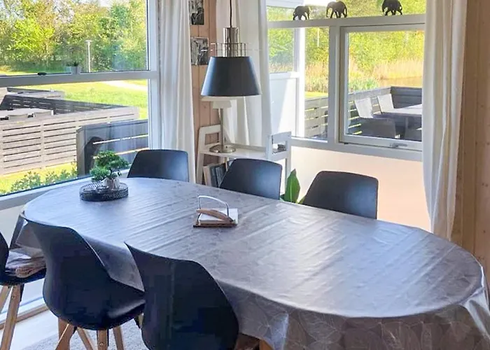 6 Person In Tranekaer-by Traum * Tranekær