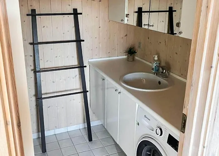 6 Person In Tranekaer-by Traum * Tranekær